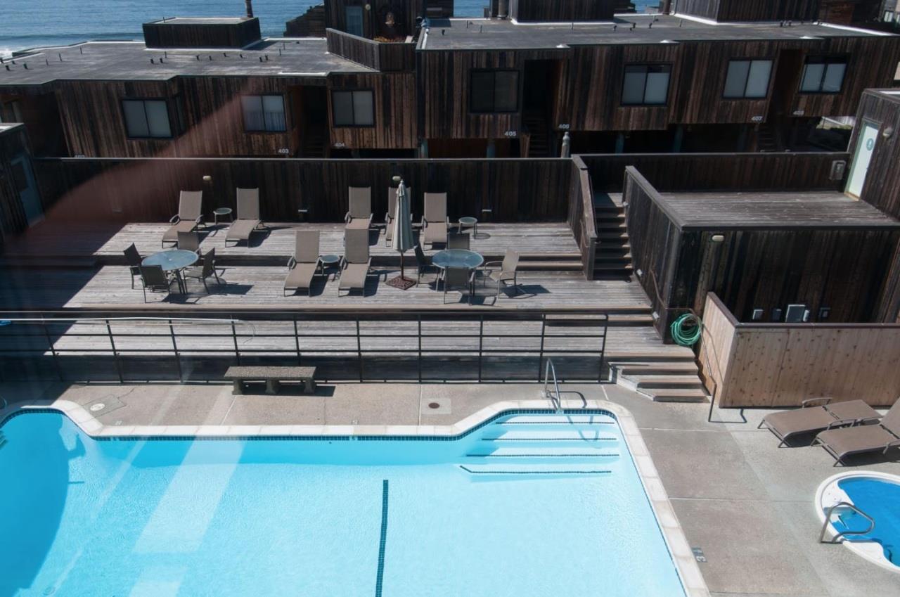 Community Pool and Hot Tub