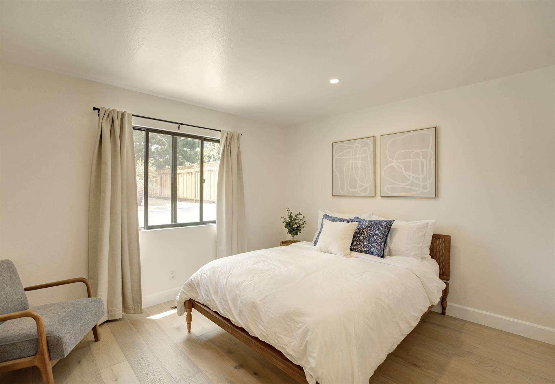 Bedroom 2  Queen Bed