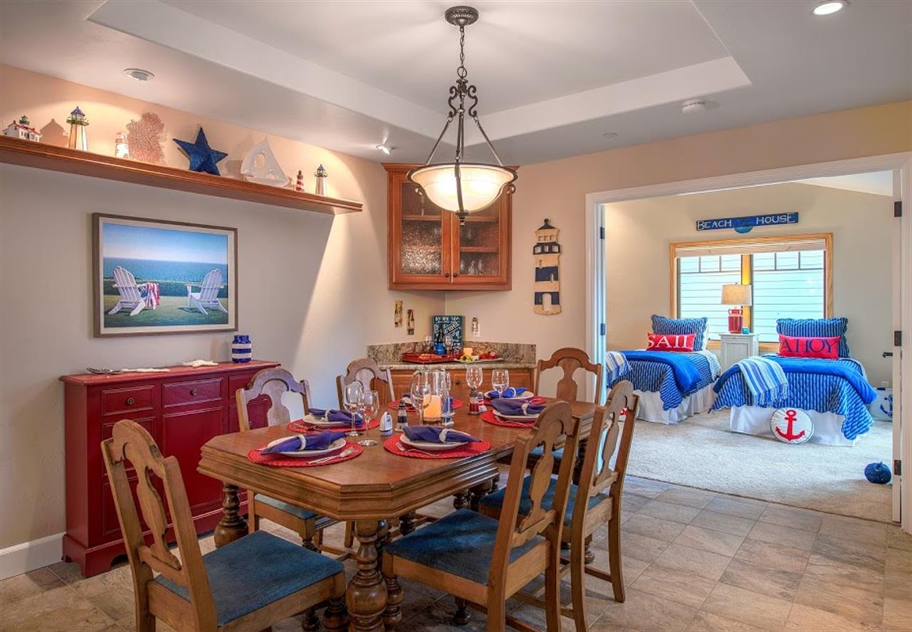 Dining Room Perfect for Entertaining