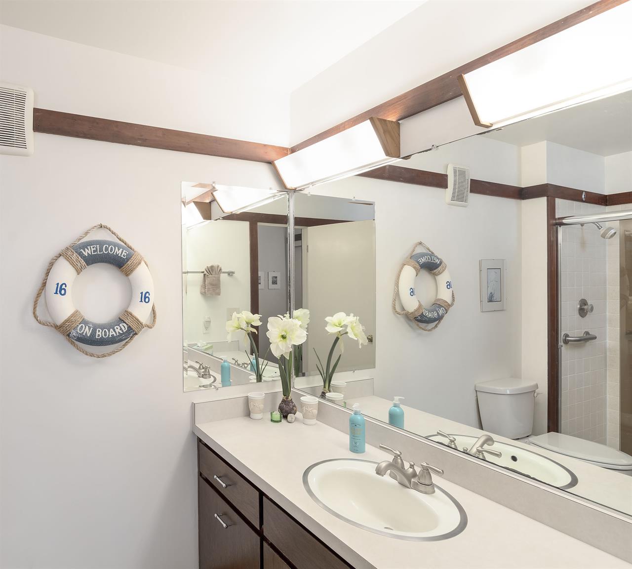 En Suite Bathroom with Shower