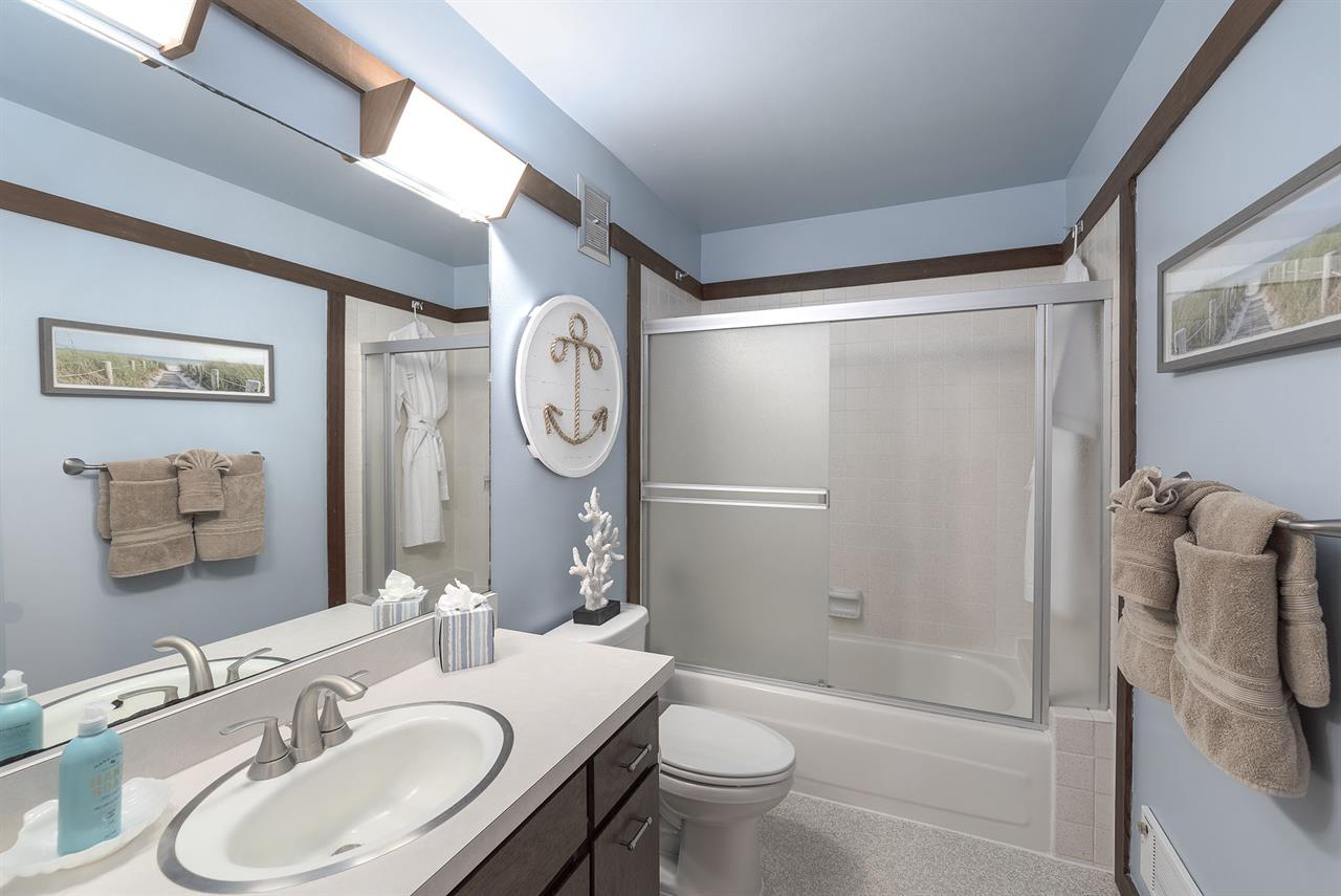 En Suite Bath 2, ShowerOverTub