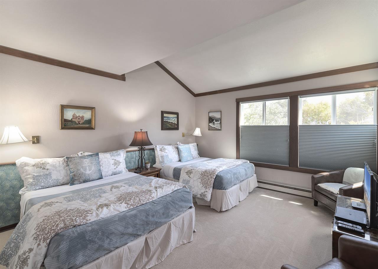 Bedroom 3, Two FullDouble Beds, TV