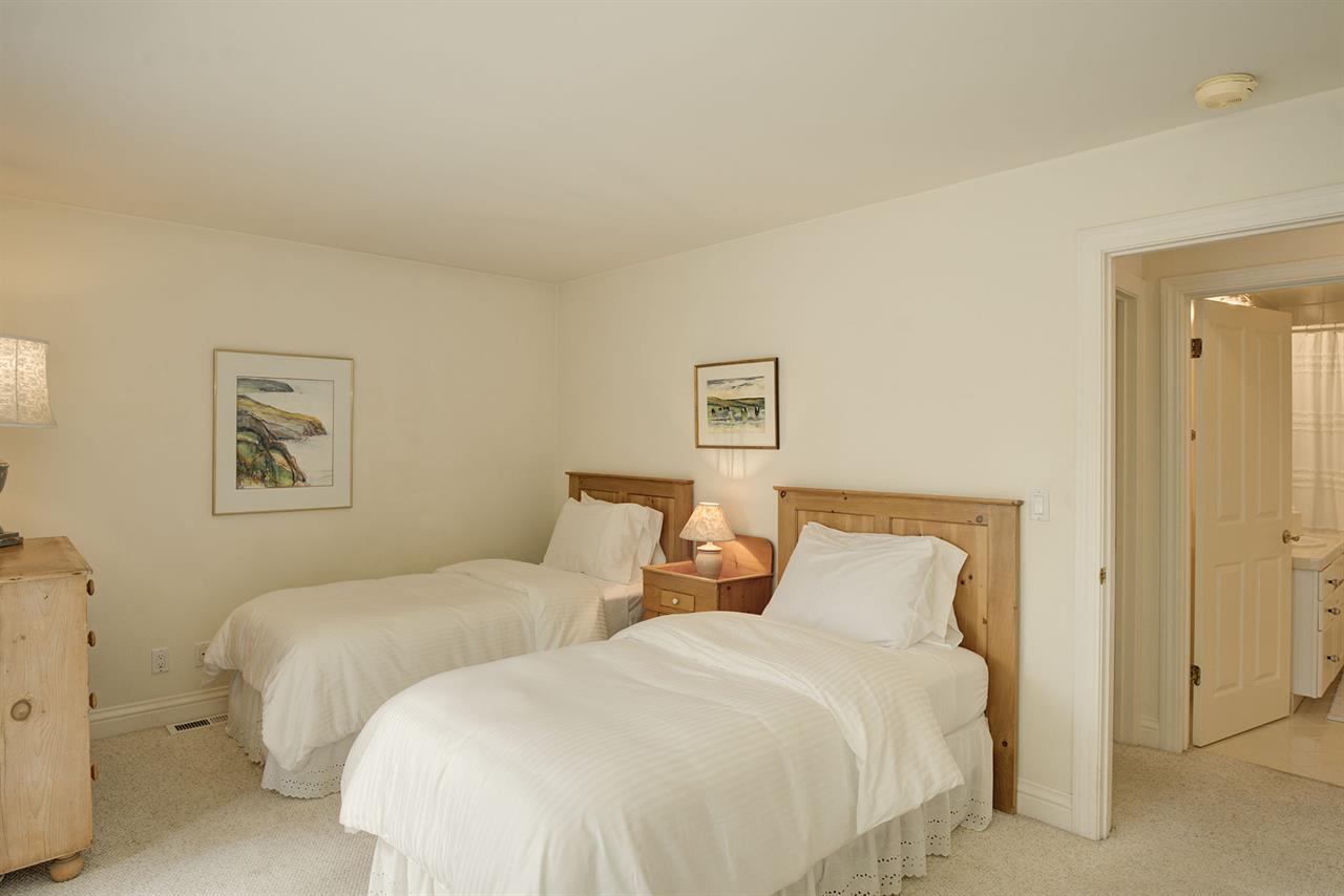 Bedroom 2 has Two Twin Beds