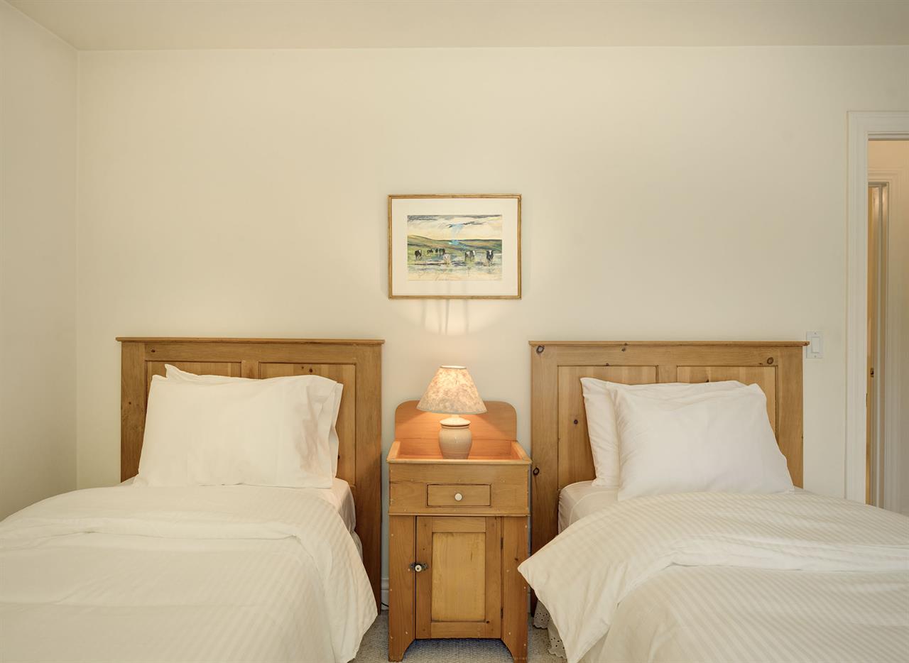 Bedroom 2 has Two Twin Beds