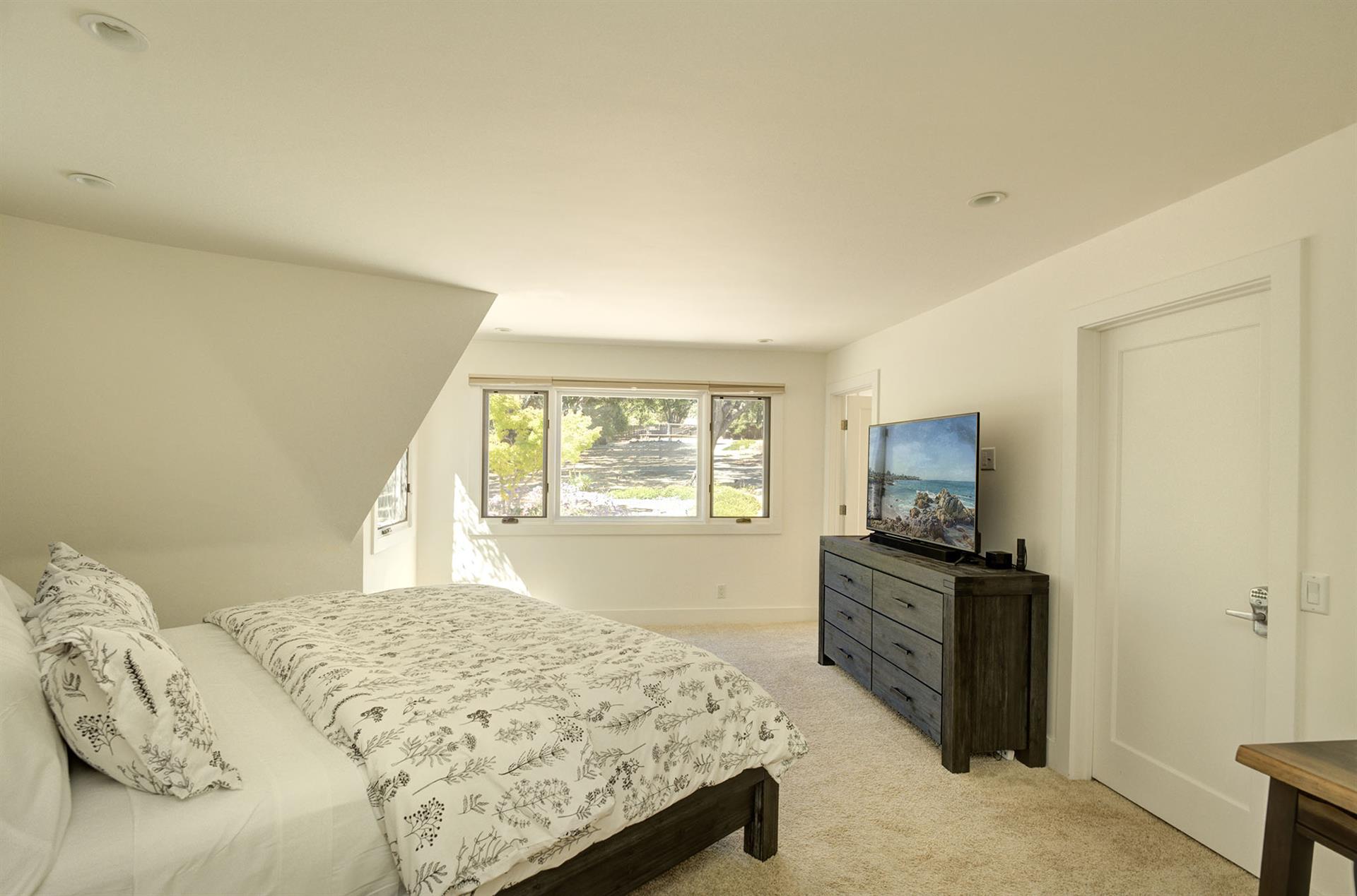 Bedroom 1  King Bed, EnSuite Bath with Shower  Soaking Tub