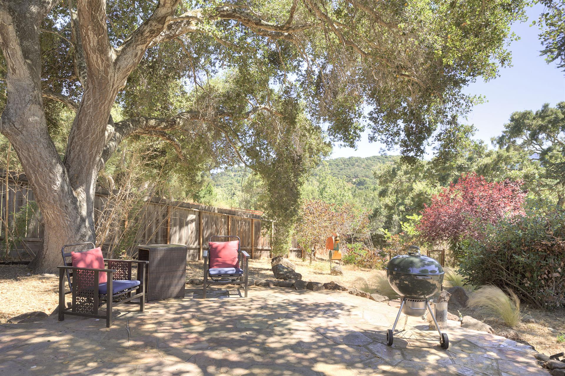 Fully Fenced One Acre Property
