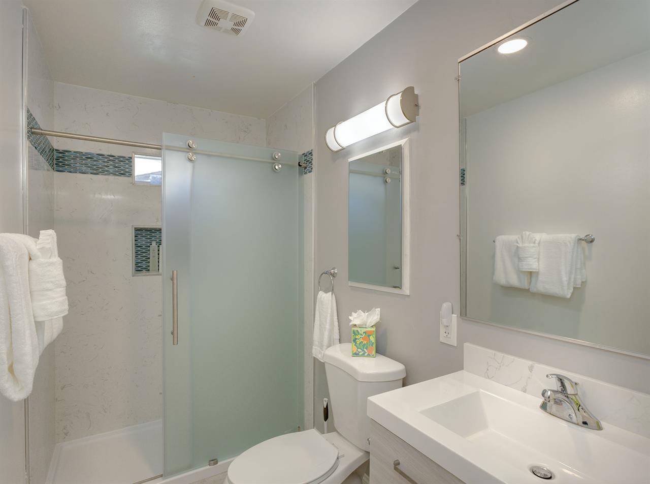 Full Bath has a Shower