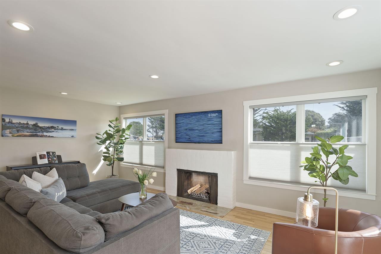 Living Room with HDTV Fireplace is Decorative Only