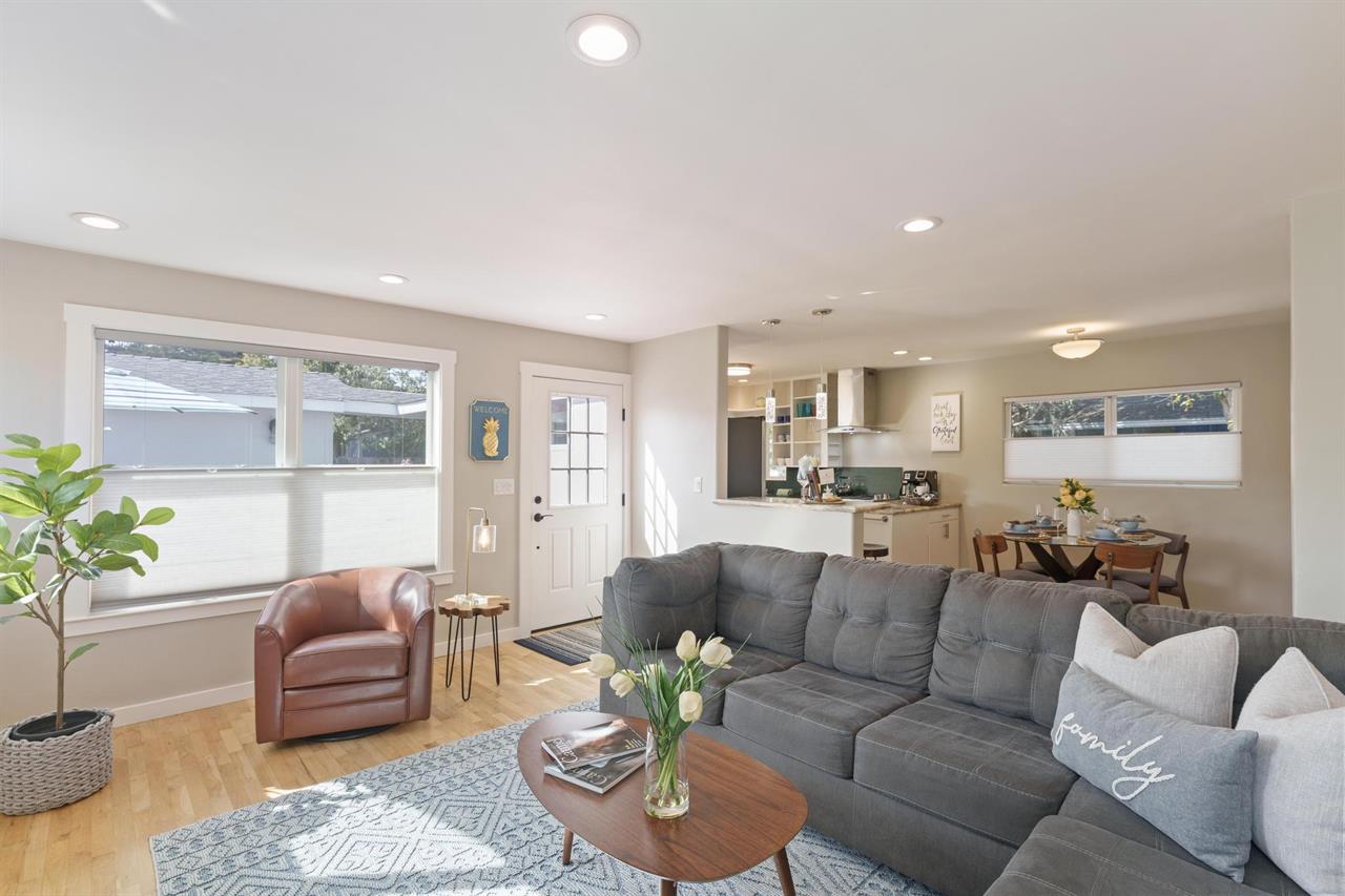 Living Room with HDTV Fireplace is Decorative Only