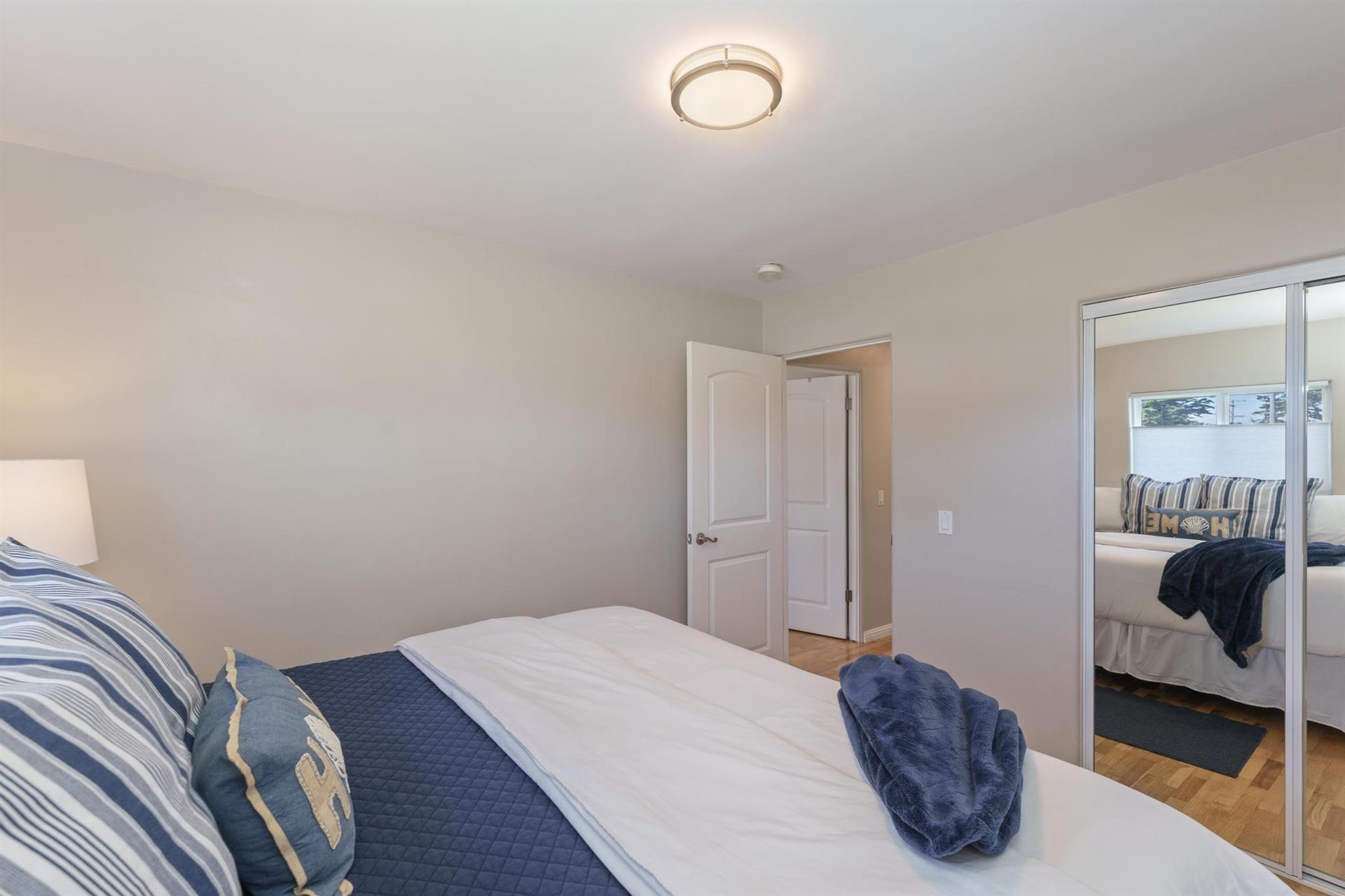 Bedroom 2, King Bed
