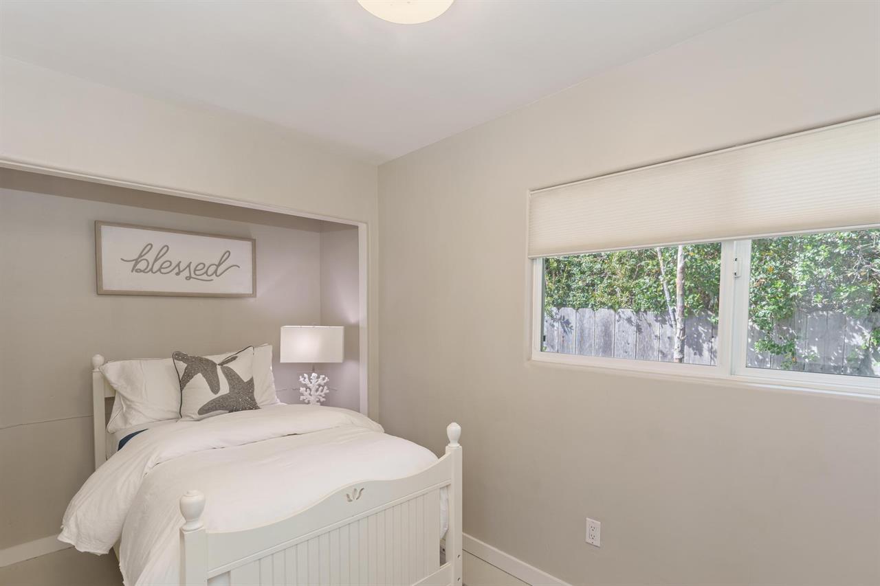 Bedroom 3, Twin Bed, TV