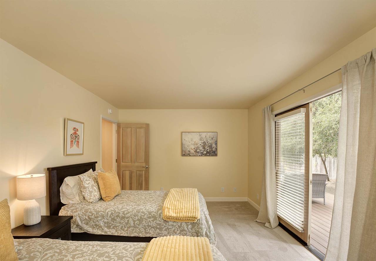 Bedroom 3 has 2 Twin Beds