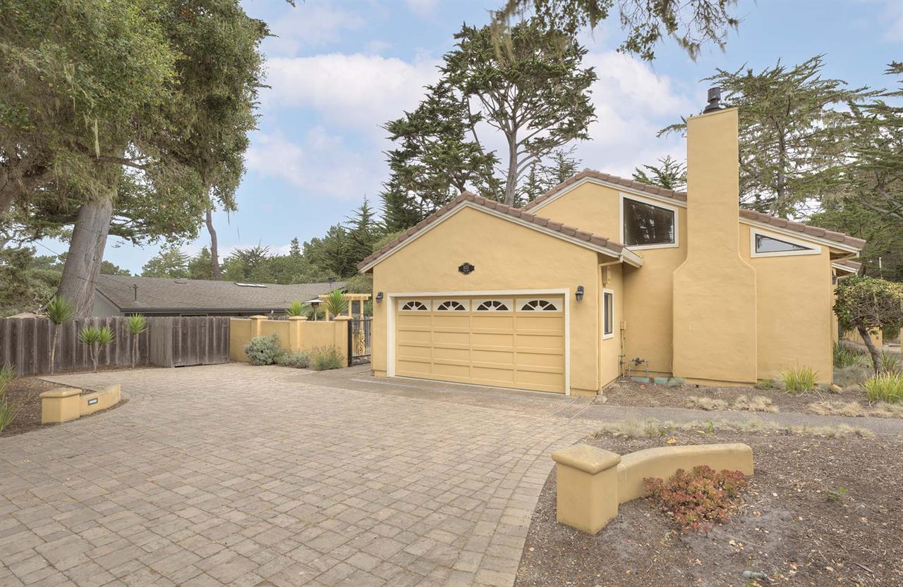 Attached 2 Car Garage