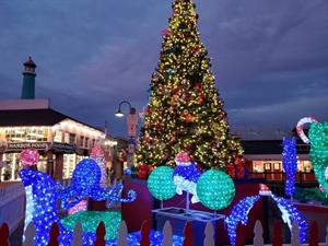 43471 Celebrate Christmas At The Wharf When You Book Monterey Vacation Rentals