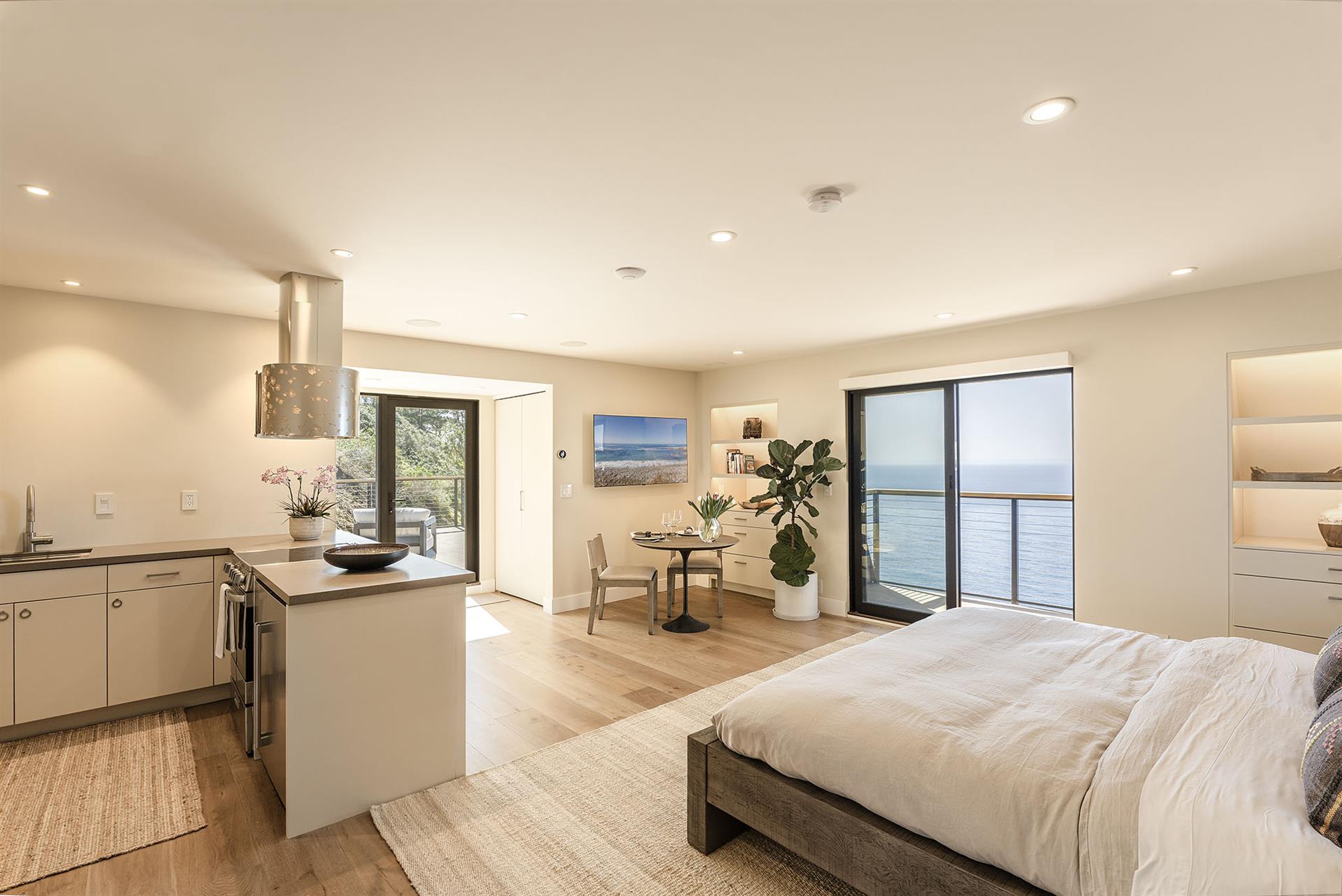 Kitchenette, King Bed, Private Ocean View Deck