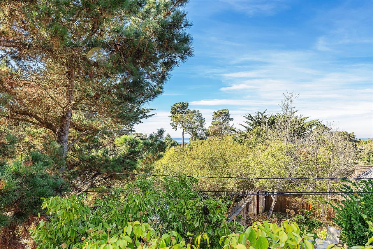 Peek of the Ocean from the Deck