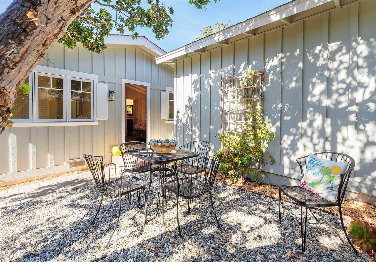 Enclosed Front Courtyard Garden
