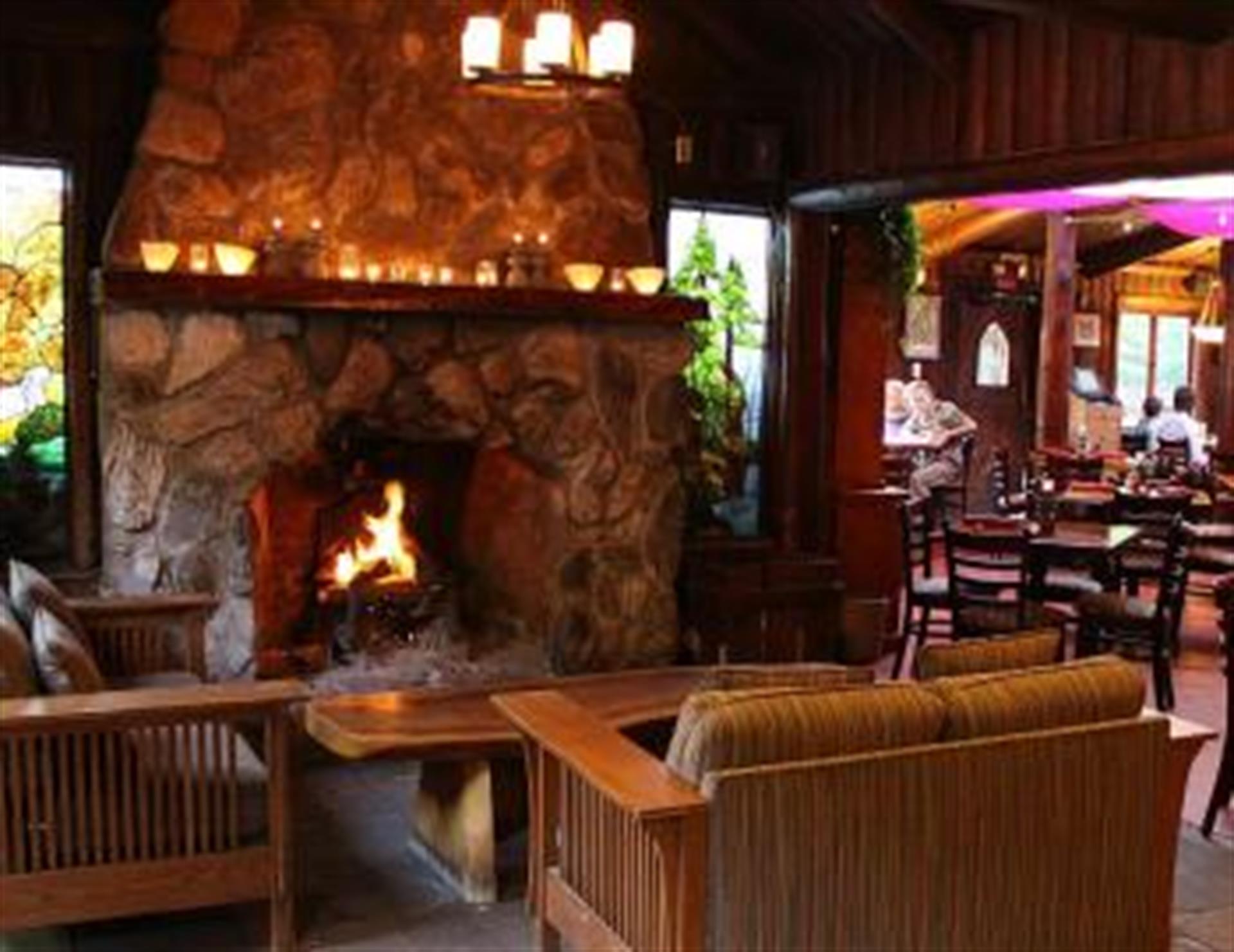 big_sur_river_inn_restaurant4