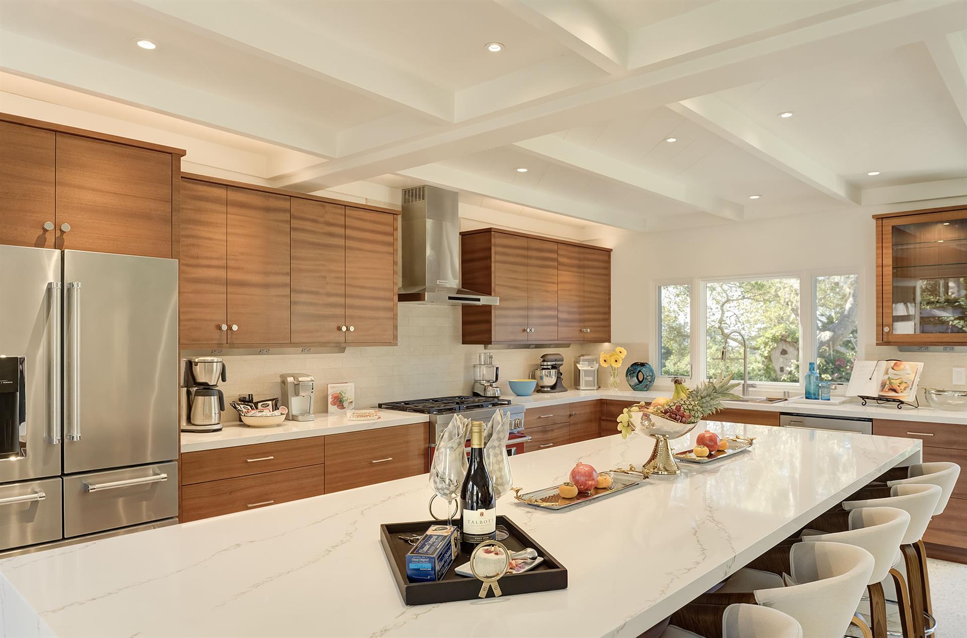 Fully Equipped Gourmet Kitchen