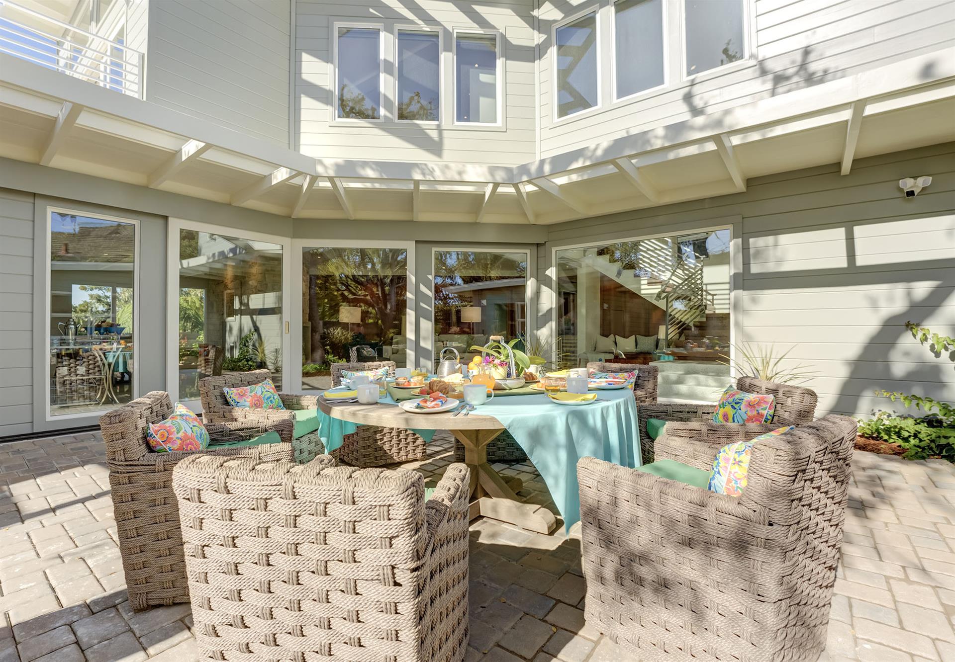 Outdoor Dining Area