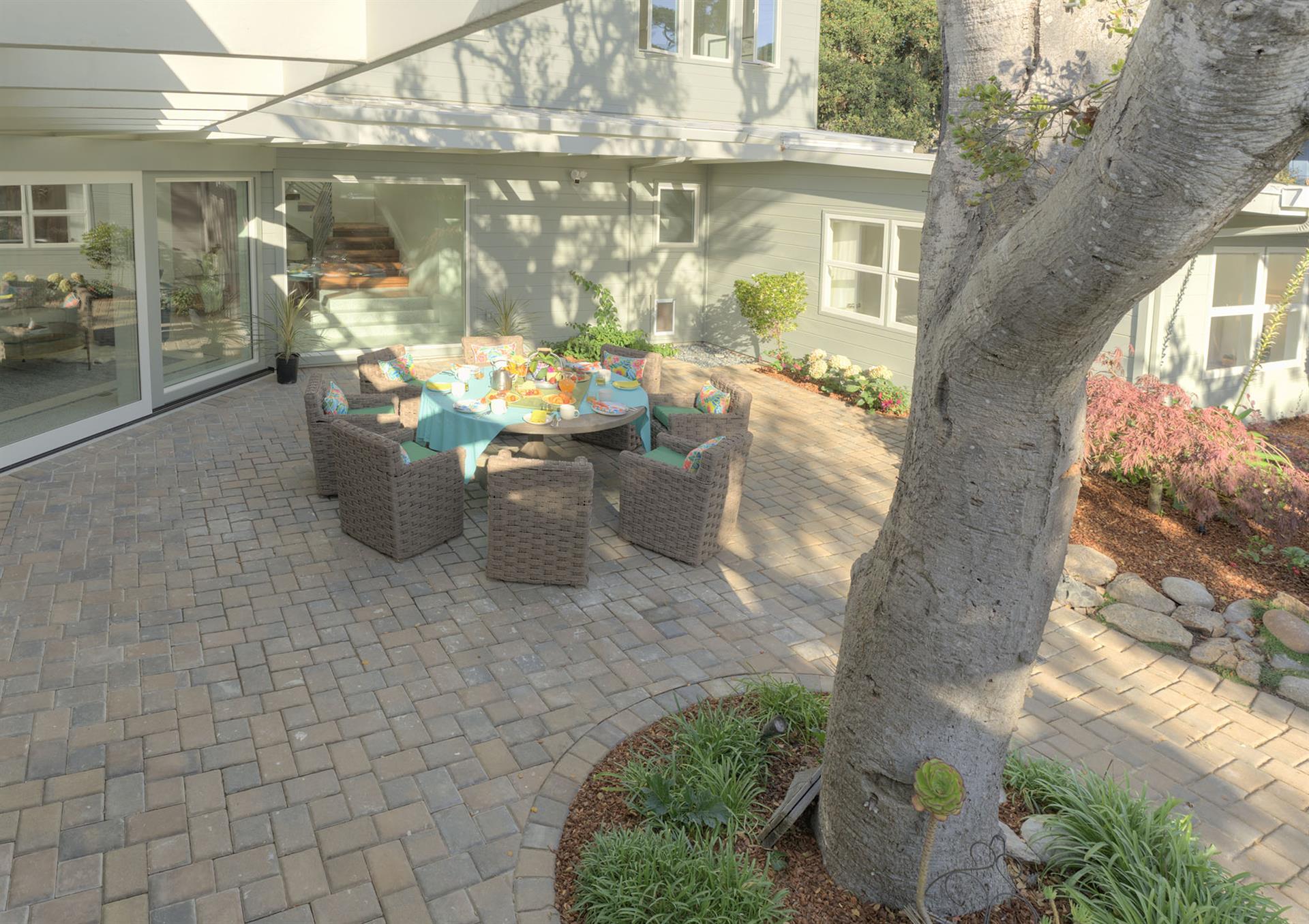 Outdoor Dining Area