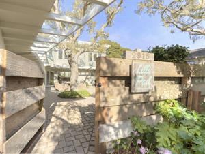 Welcome to Lilli Pad  Beautifully Remodeled Carmel Home