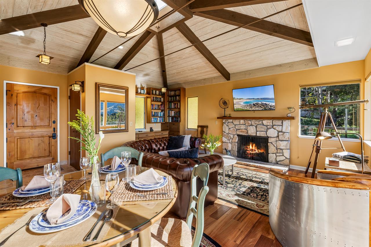 Living Dining Area, Fireplace, TV