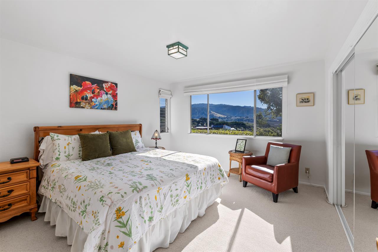 Bedroom 2, King Bed, Mountain View