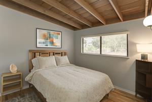 Bedroom 2, Queen Bed
