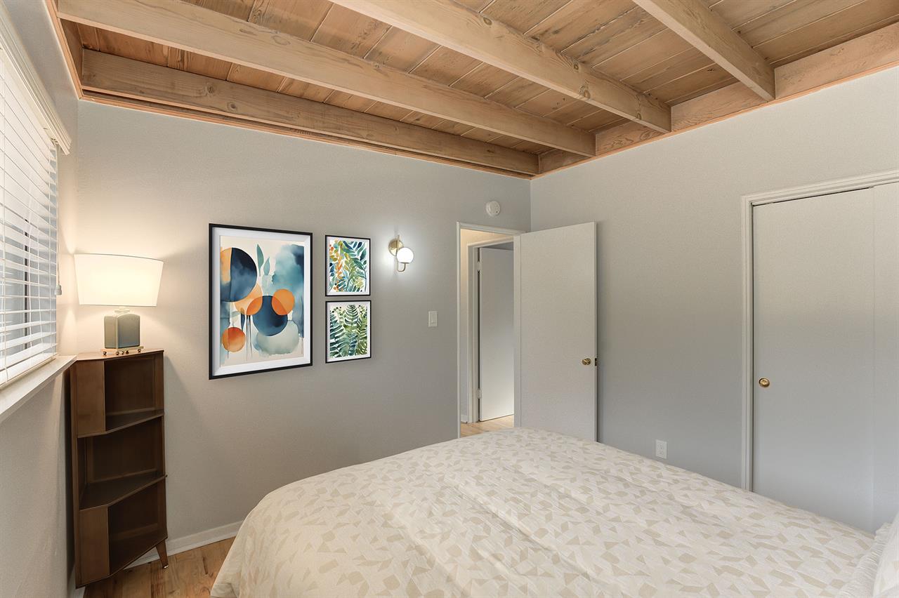 Bedroom 2, Queen Bed