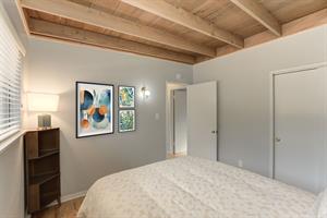 Bedroom 2, Queen Bed