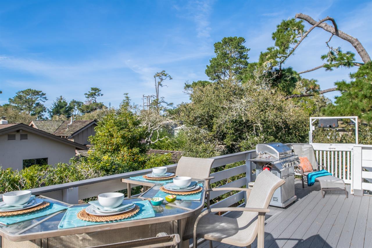 Dining Area on Balcony with BBQ