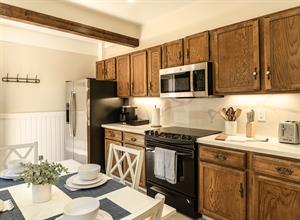 WellEquipped EatIn Kitchen No Dishwasher