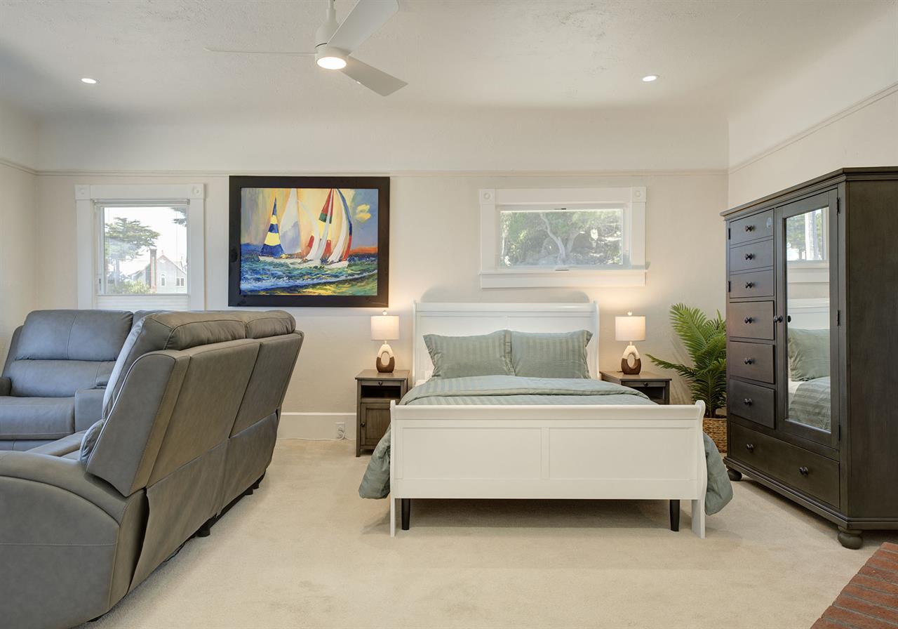 Bedroom 2, Queen Bed, Bay View, Seating, Electric Fireplace