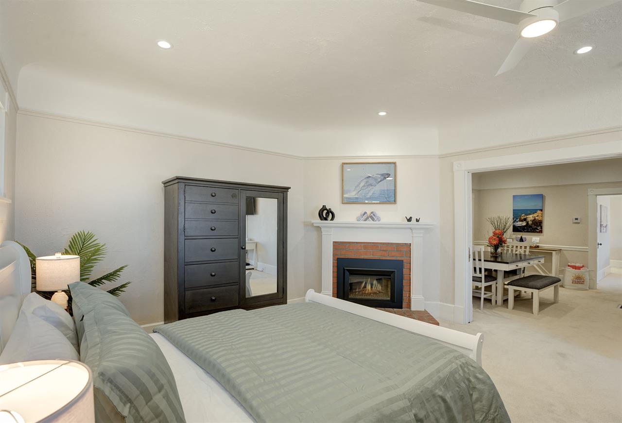 Bedroom 2, Queen Bed, Bay View, Seating, Electric Fireplace