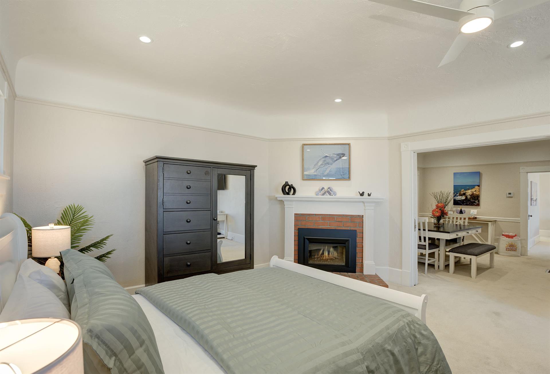 Bedroom 2, Queen Bed, Bay View, Seating, Electric Fireplace