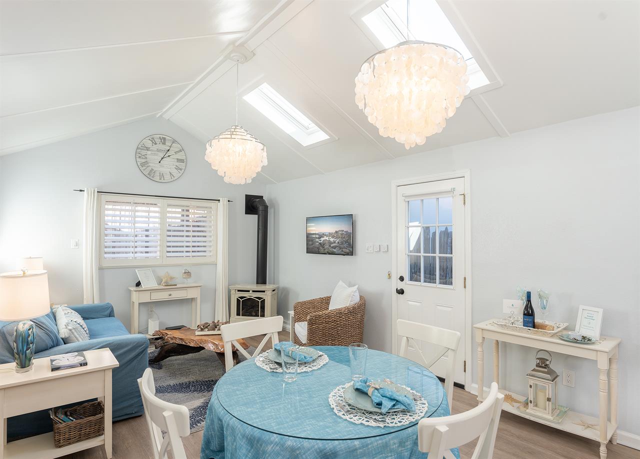 Welcome to Seashell Guest Cottage. Beautifully Remodeled