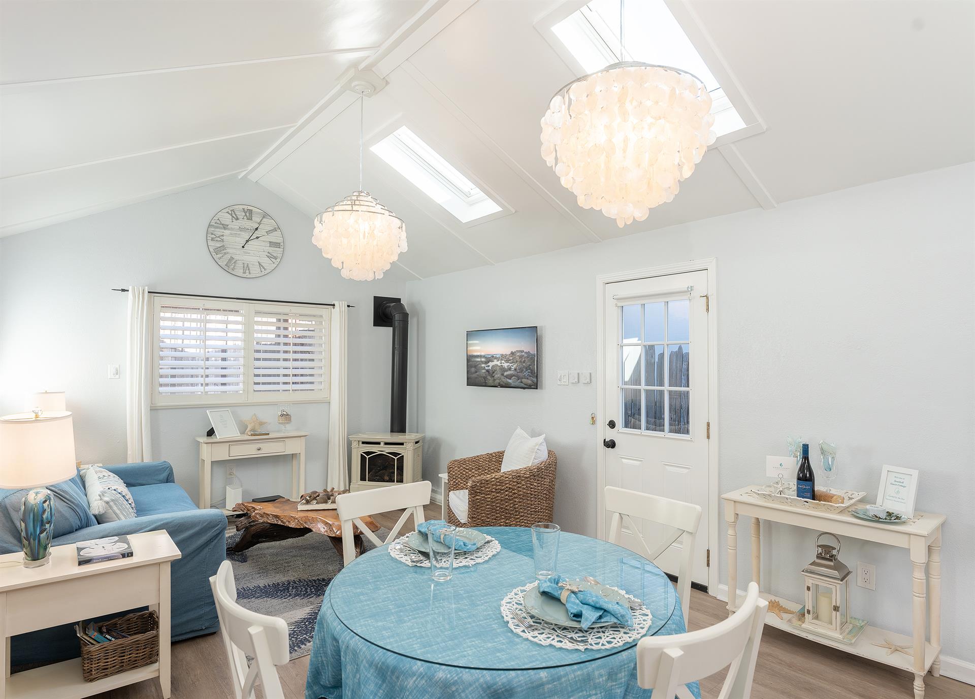 Welcome to Seashell Guest Cottage. Beautifully Remodeled