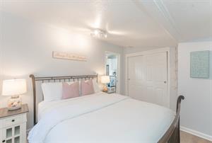 Super Comfy Queen Bed