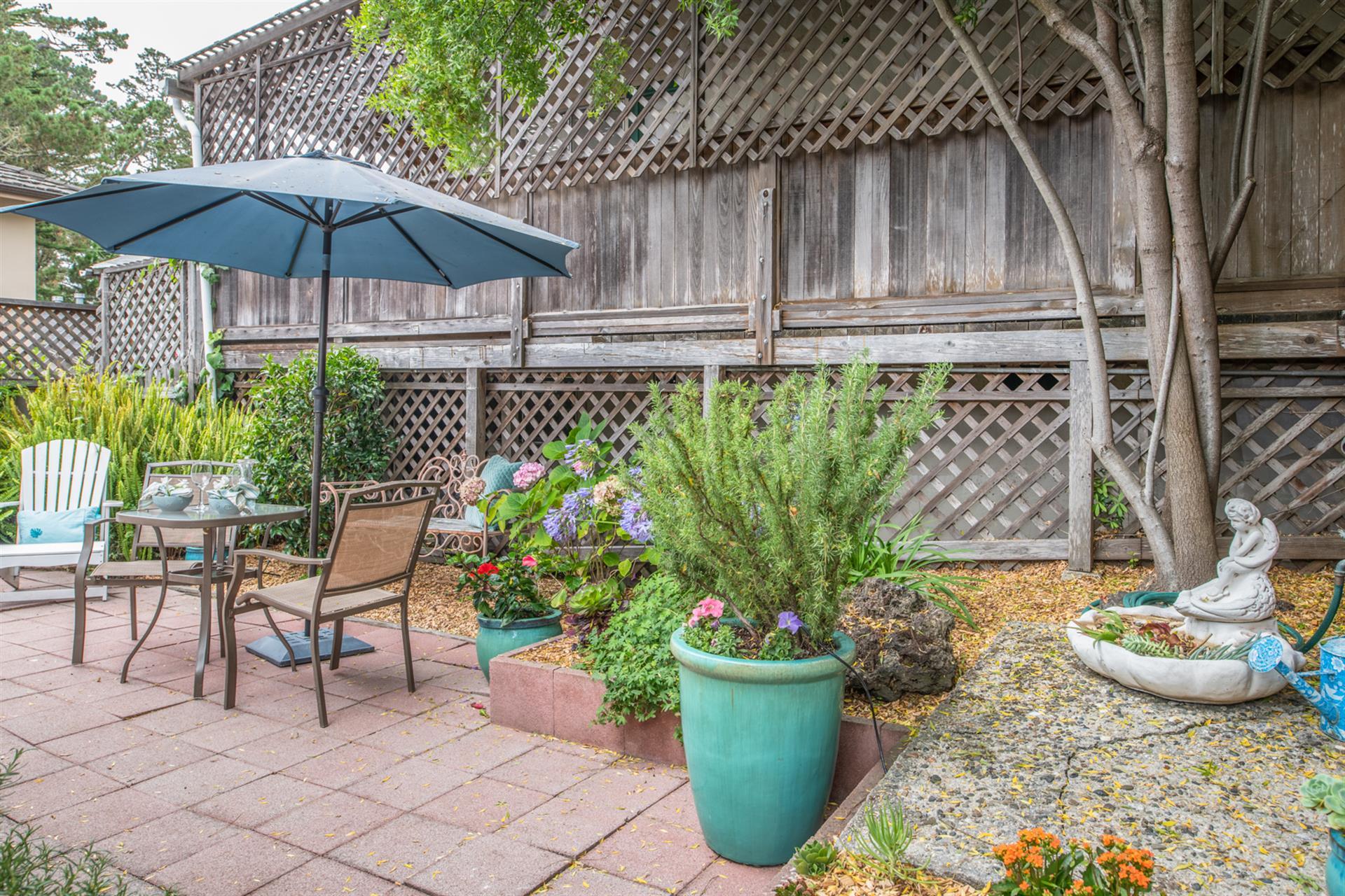 Charming Backyard