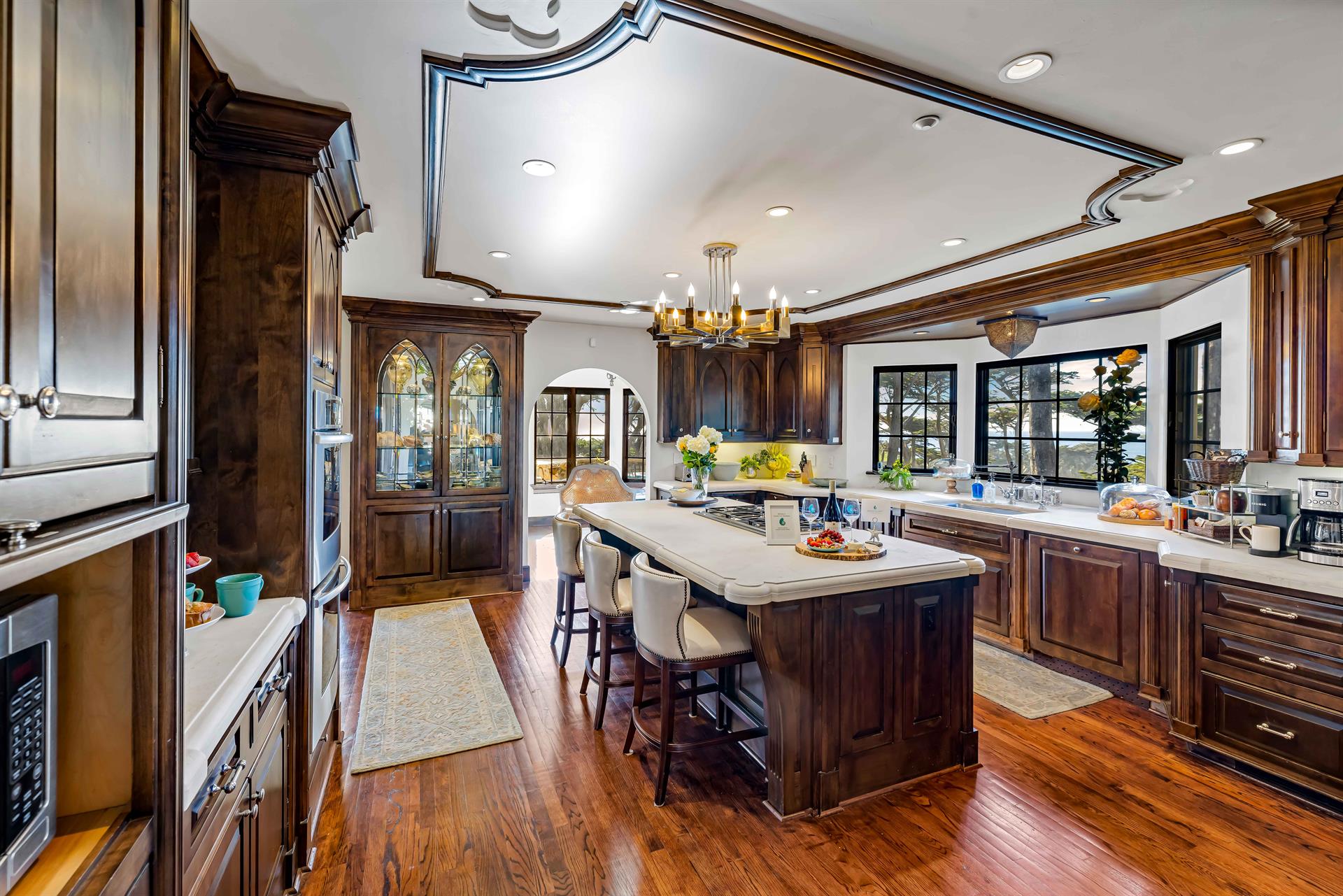 Immaculate Gourmet Kitchen