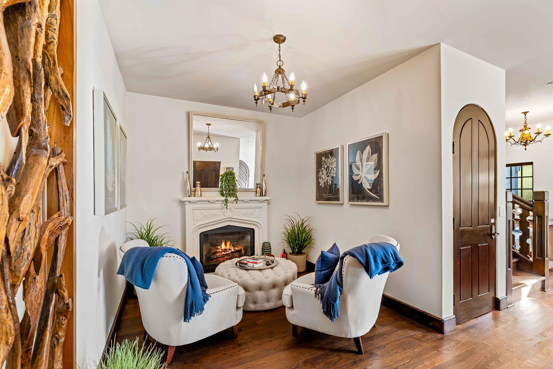 Downstairs Lounge Area, Charlie Chaplin Suite