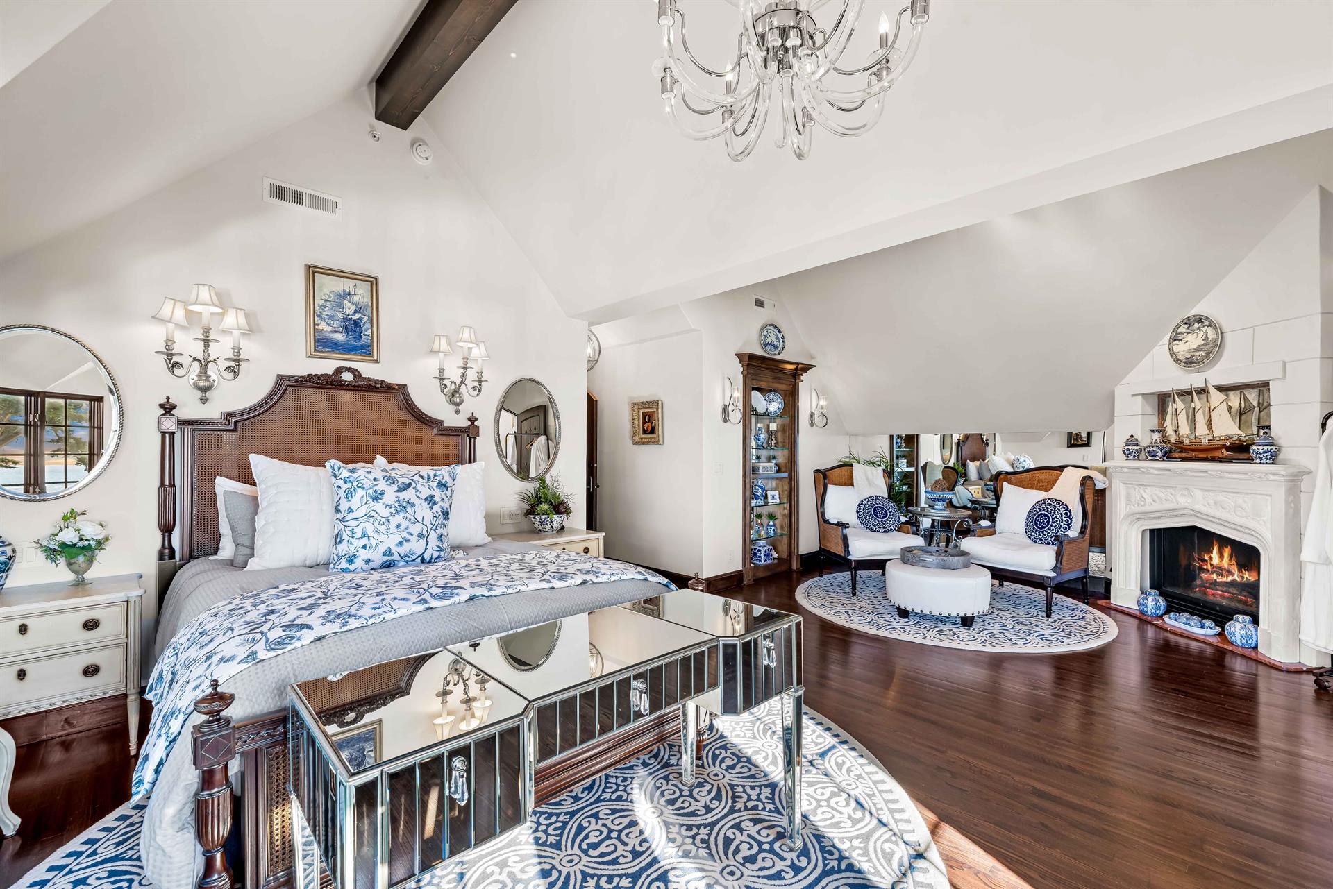 1, Clint Eastwood Room with En Suite 2nd floor