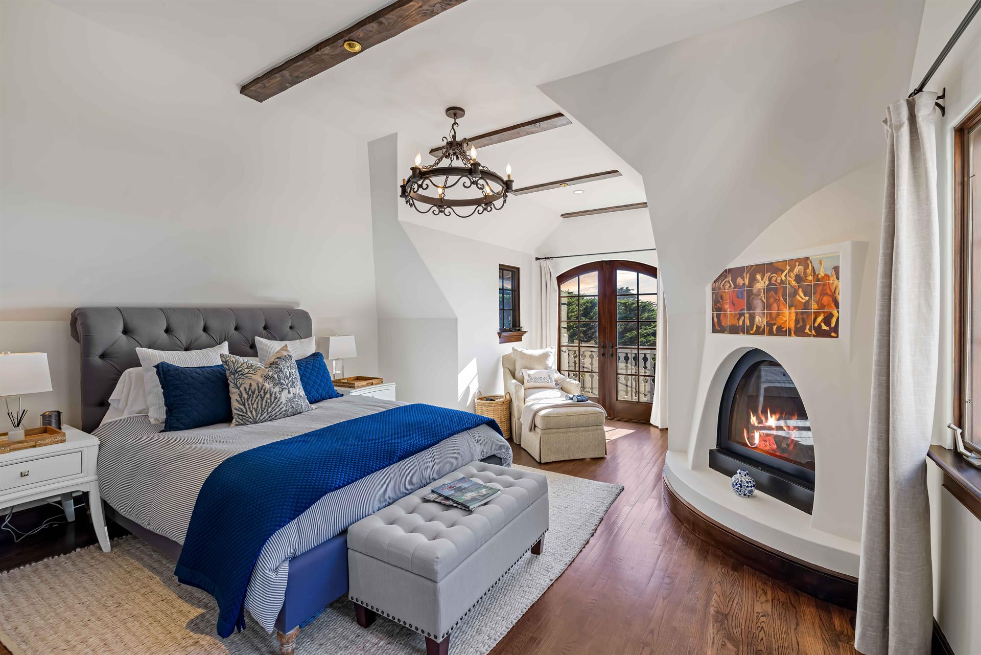 3, Brad Pitt Suite with Shared Jack and Jill Bathroom 2nd floo