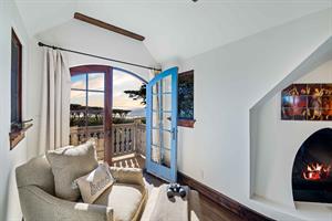 3, Brad Pitt Suite with Shared Jack and Jill Bathroom 2nd floo
