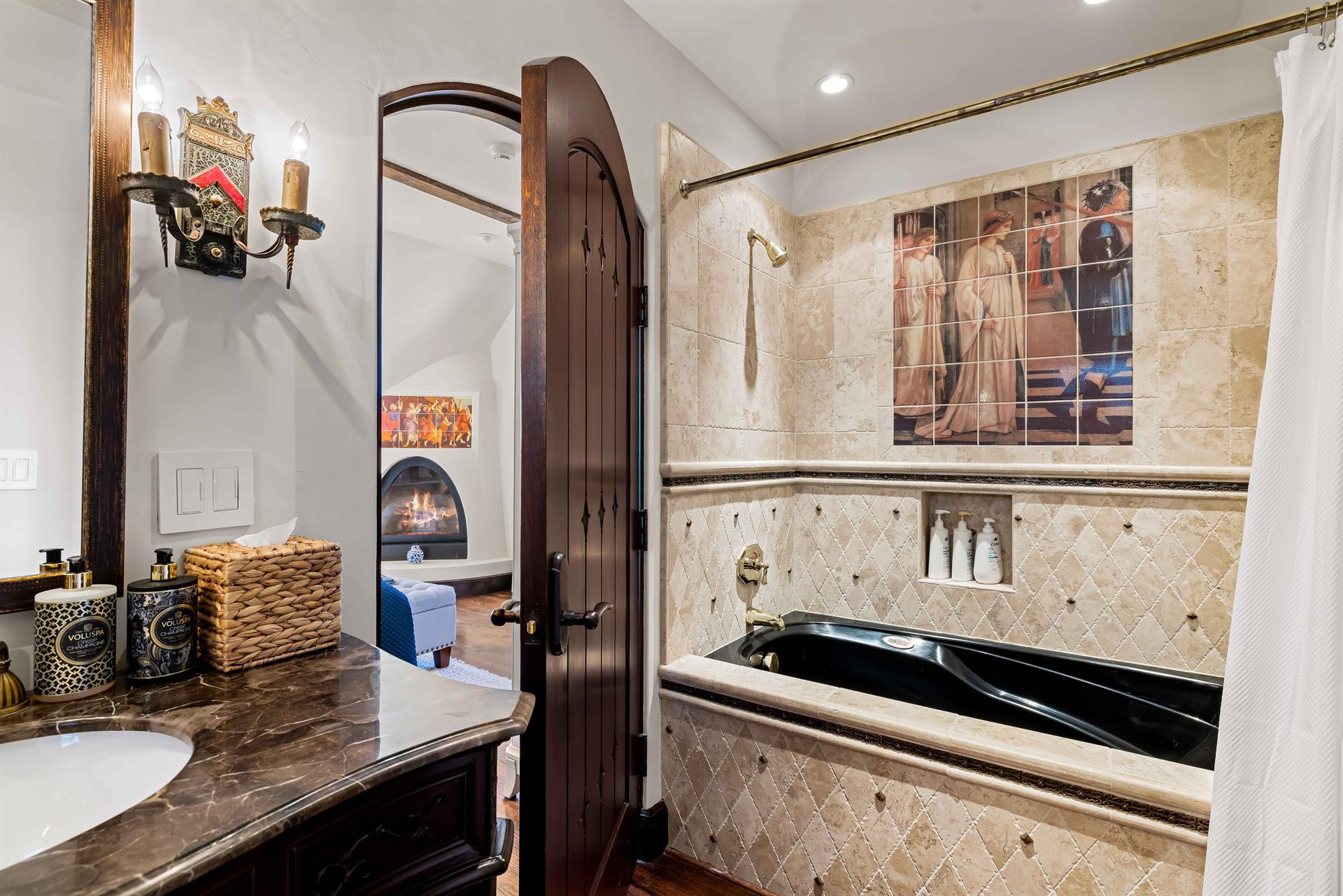 Jack and Jill Bathroom in Brad Pitt Suite ShowerOverTub