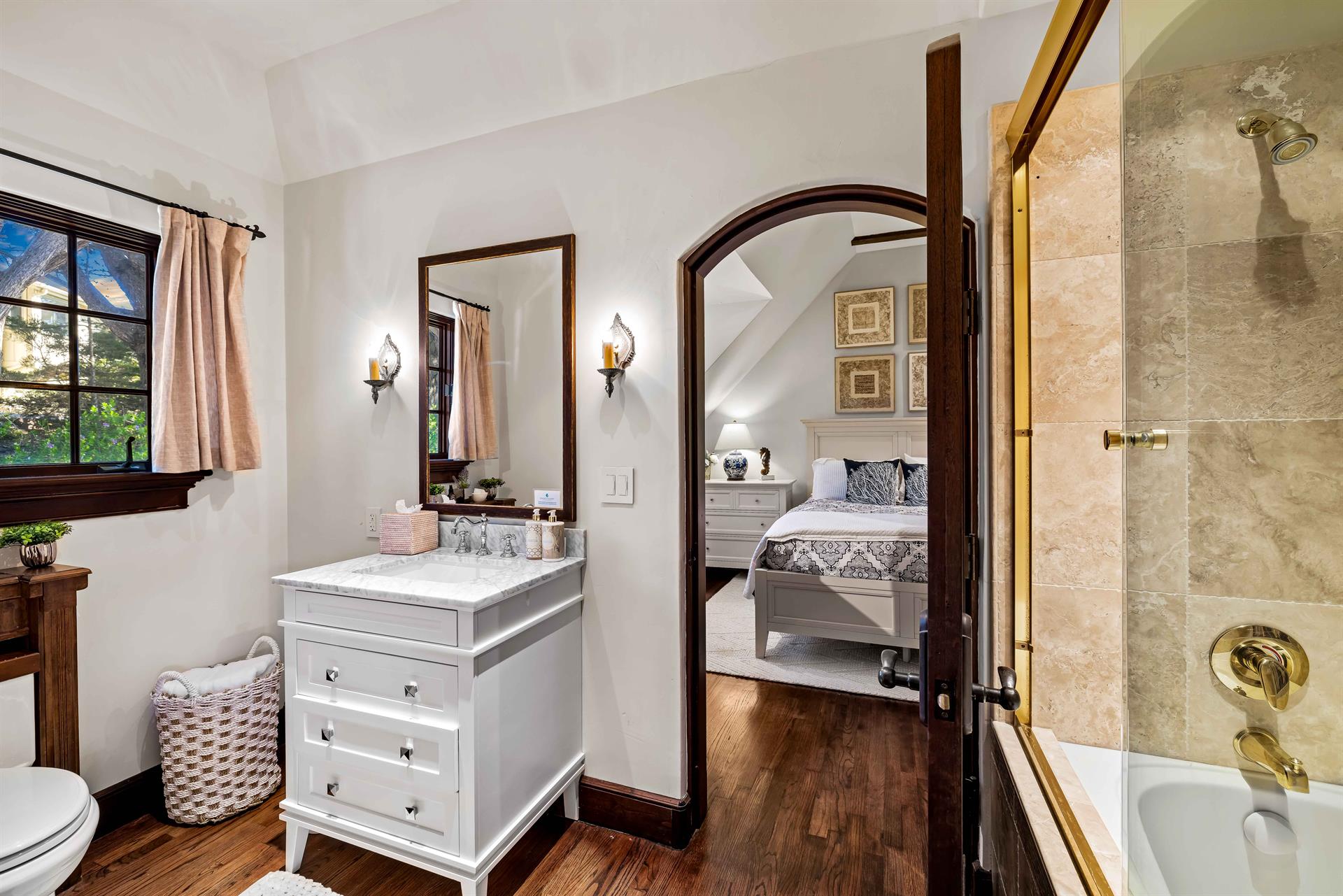 Shared Jack and Jill Bath 2nd floor for Bedrooms 5 and 6
