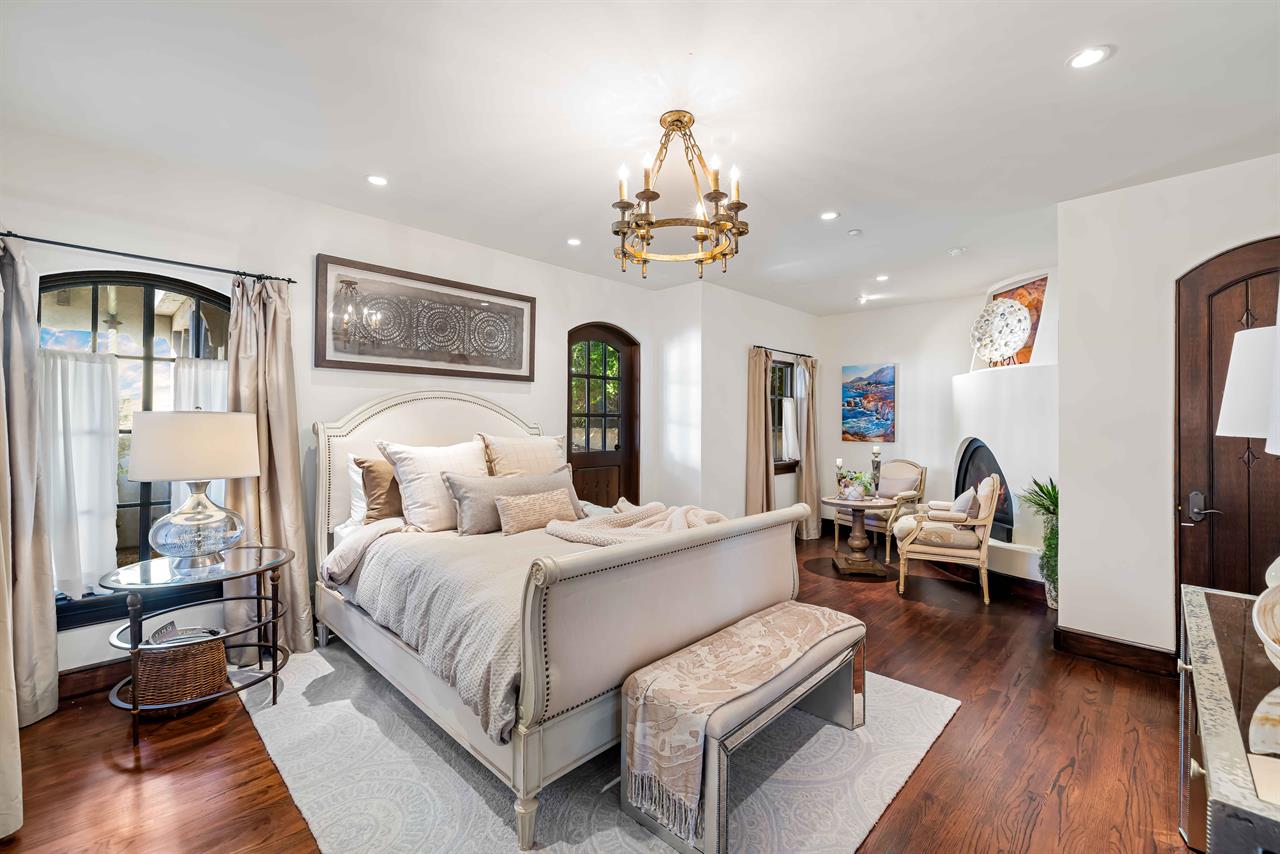 9, Julie Christie Room with Private En Suite 1st floor