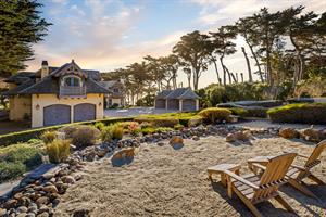 Wonderful Outdoor Living Spaces with Beautiful Landscaping