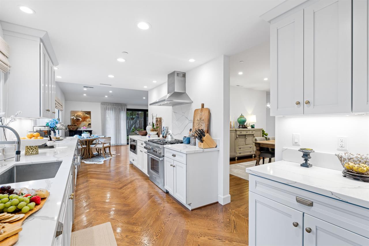 Fully Equipped Chefs Kitchen